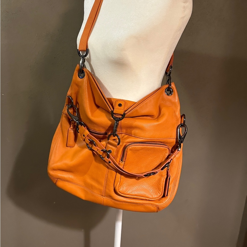 Vintage Kenneth Cole leather Orange slouch bag, magnetic closure, 13 x 15